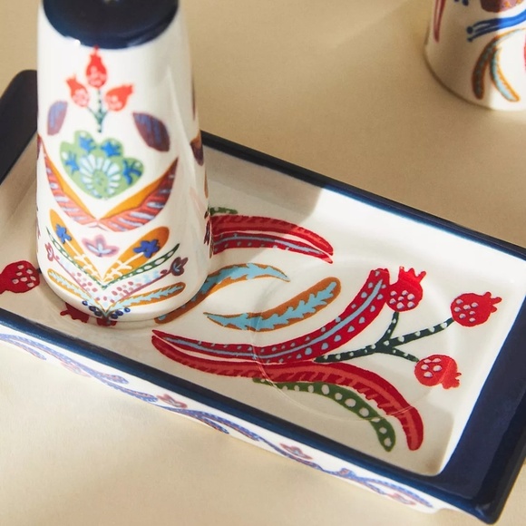 NWT Anthropologie Folkloric Salt and Pepper Shaker Set - Picture 2 of 2